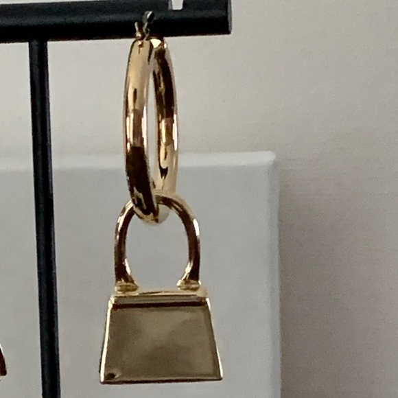 Jacquemus The Chiquito Hoop Earrings - Picture 5 of 13